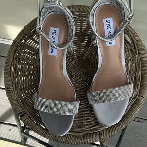 Steve Madden Carson Silver Heel Sandals Wmens Size 7.5